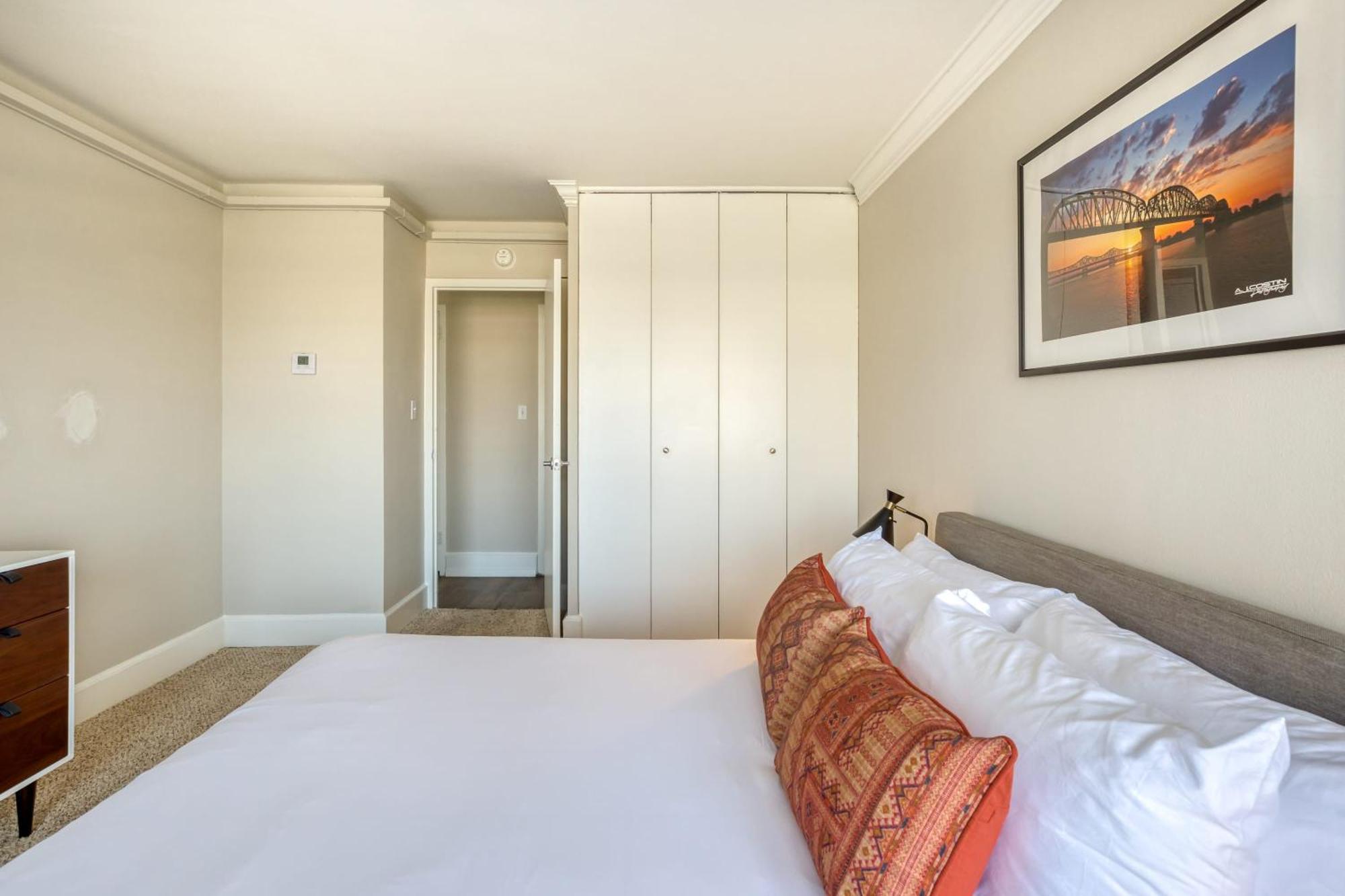 Cozysuites 800 Tower 2Br With Gym! 28 Луисвилл Экстерьер фото